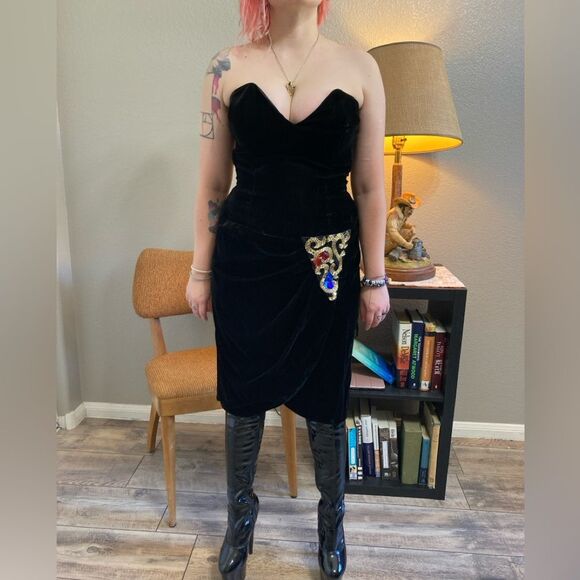Vintage 80s Tadashi Shoji Strapless Black Velvet & Sequin Cocktail Dress Size 8 - Picture 1 of 11